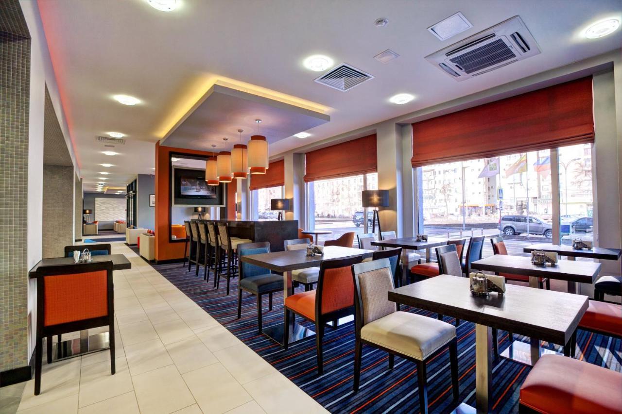 Экспресс воронеж. Holiday Inn Express Voronezh. Holiday Inn Express Voronezh - Kirova. Отеля Holiday Inn со Воронеж. Воронеж Holiday Inn экспресс.